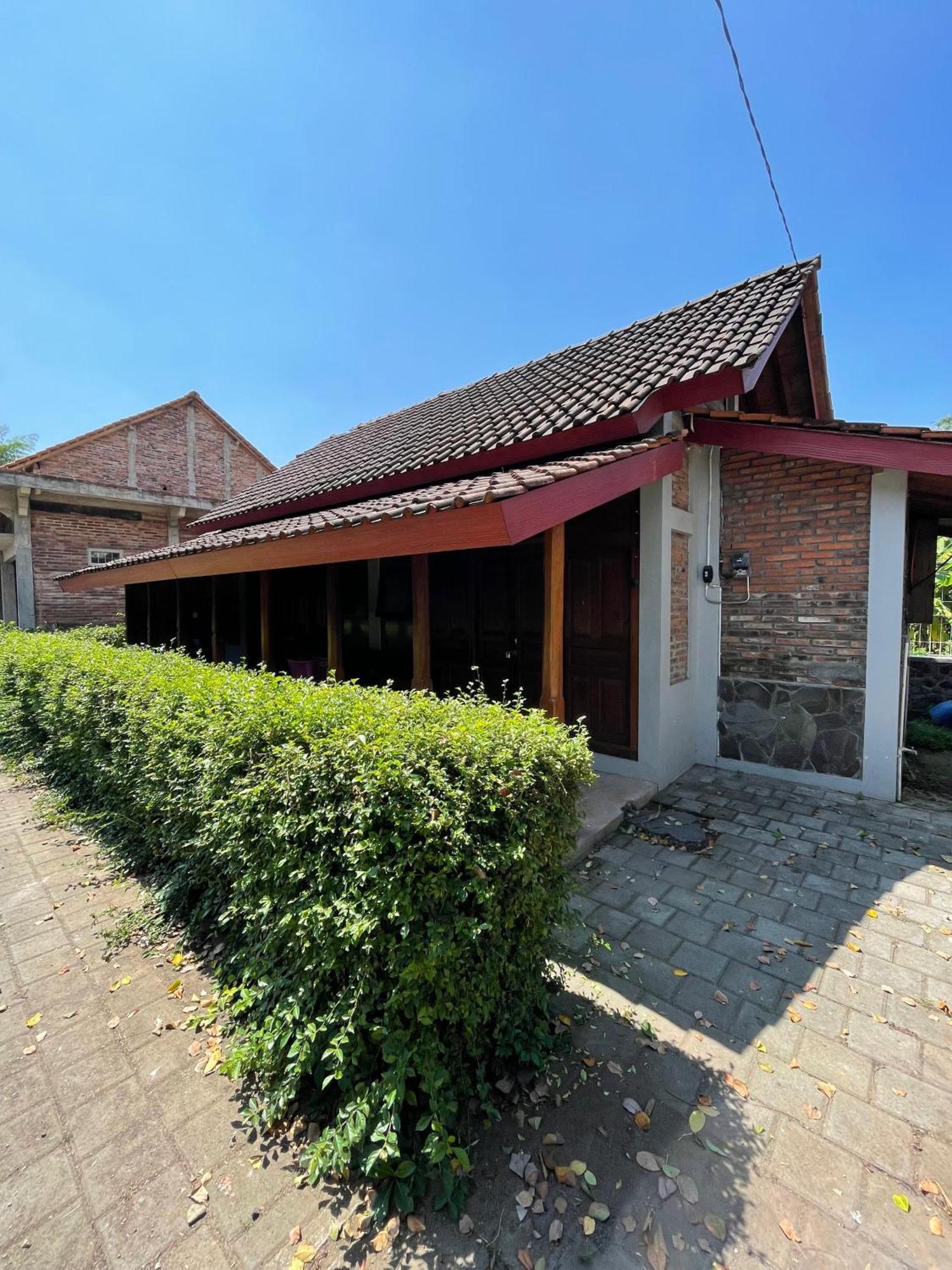 Saka Homestay Boutique & Cafe Магеланг Экстерьер фото
