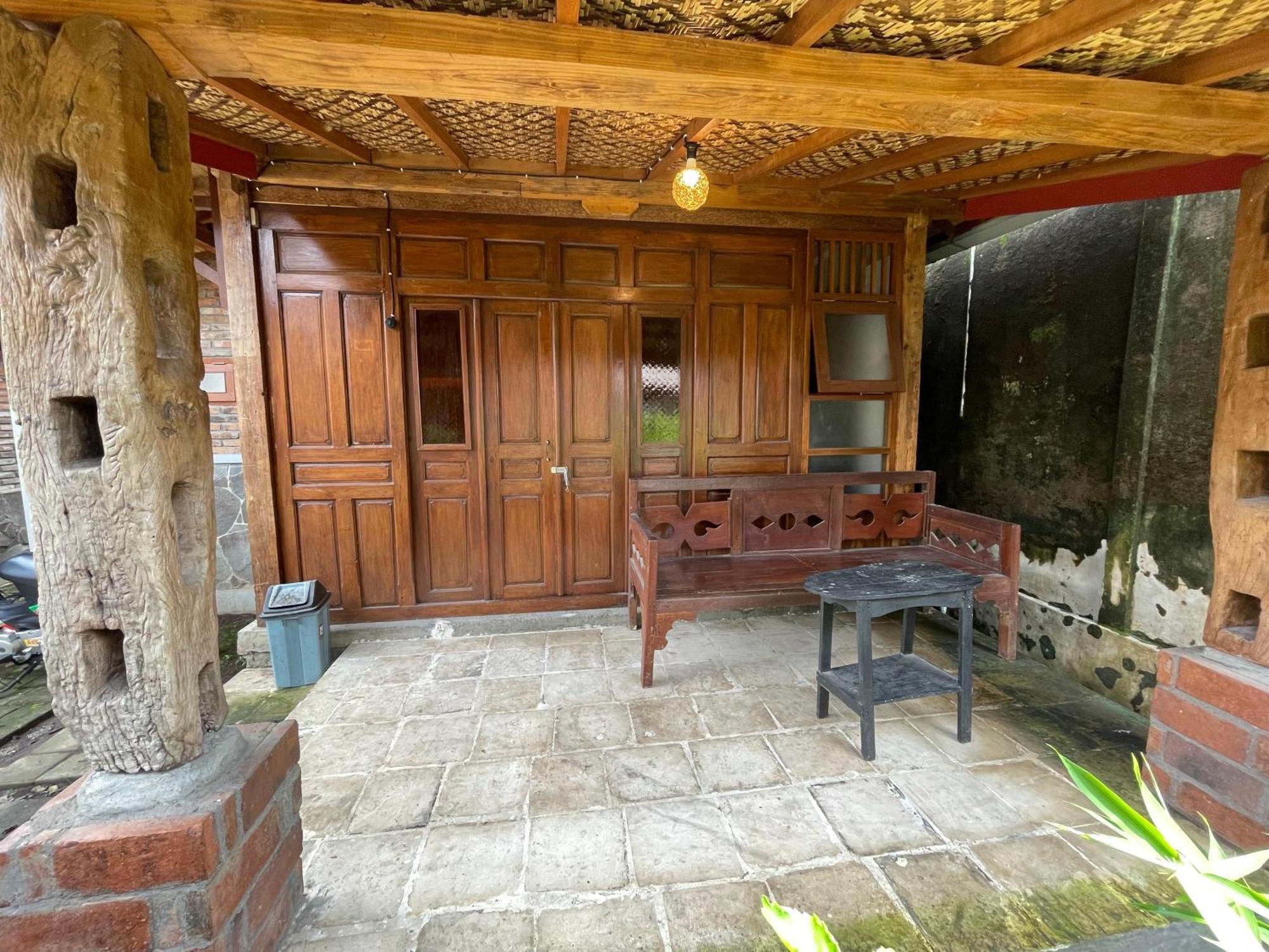 Saka Homestay Boutique & Cafe Магеланг Экстерьер фото