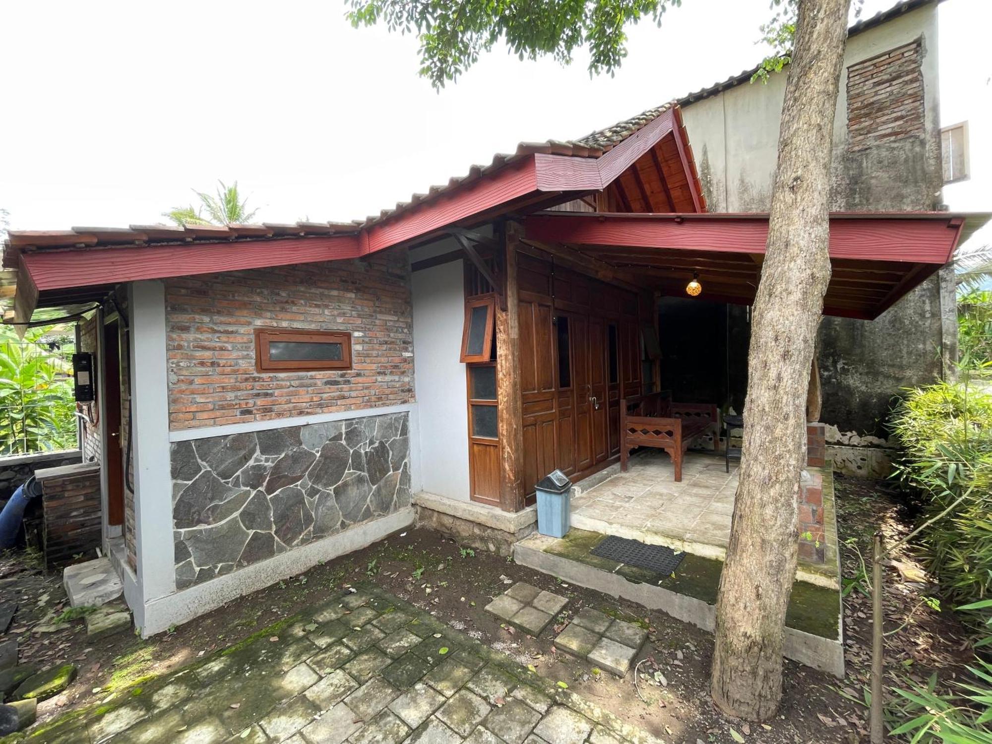 Saka Homestay Boutique & Cafe Магеланг Экстерьер фото