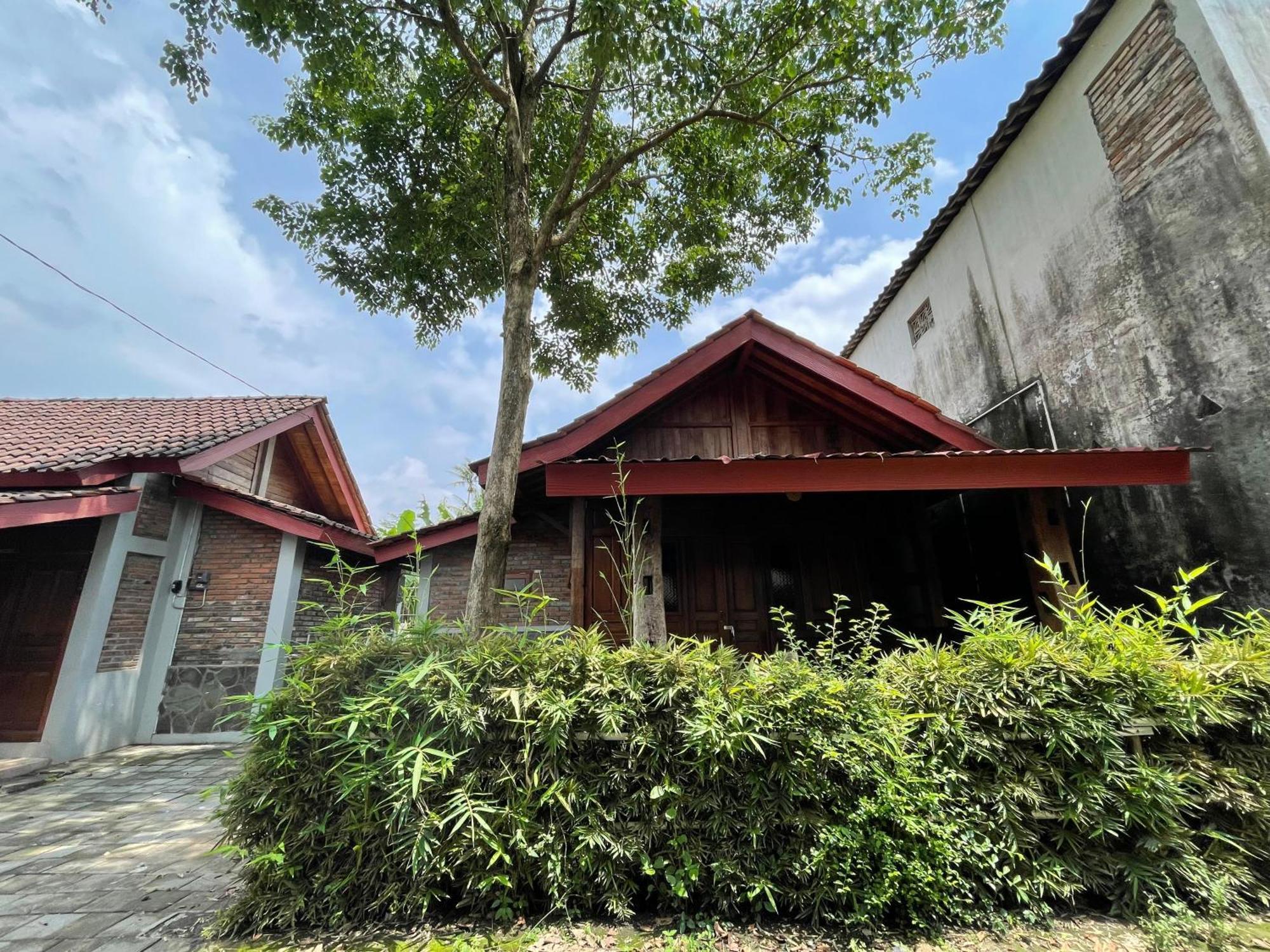 Saka Homestay Boutique & Cafe Магеланг Экстерьер фото