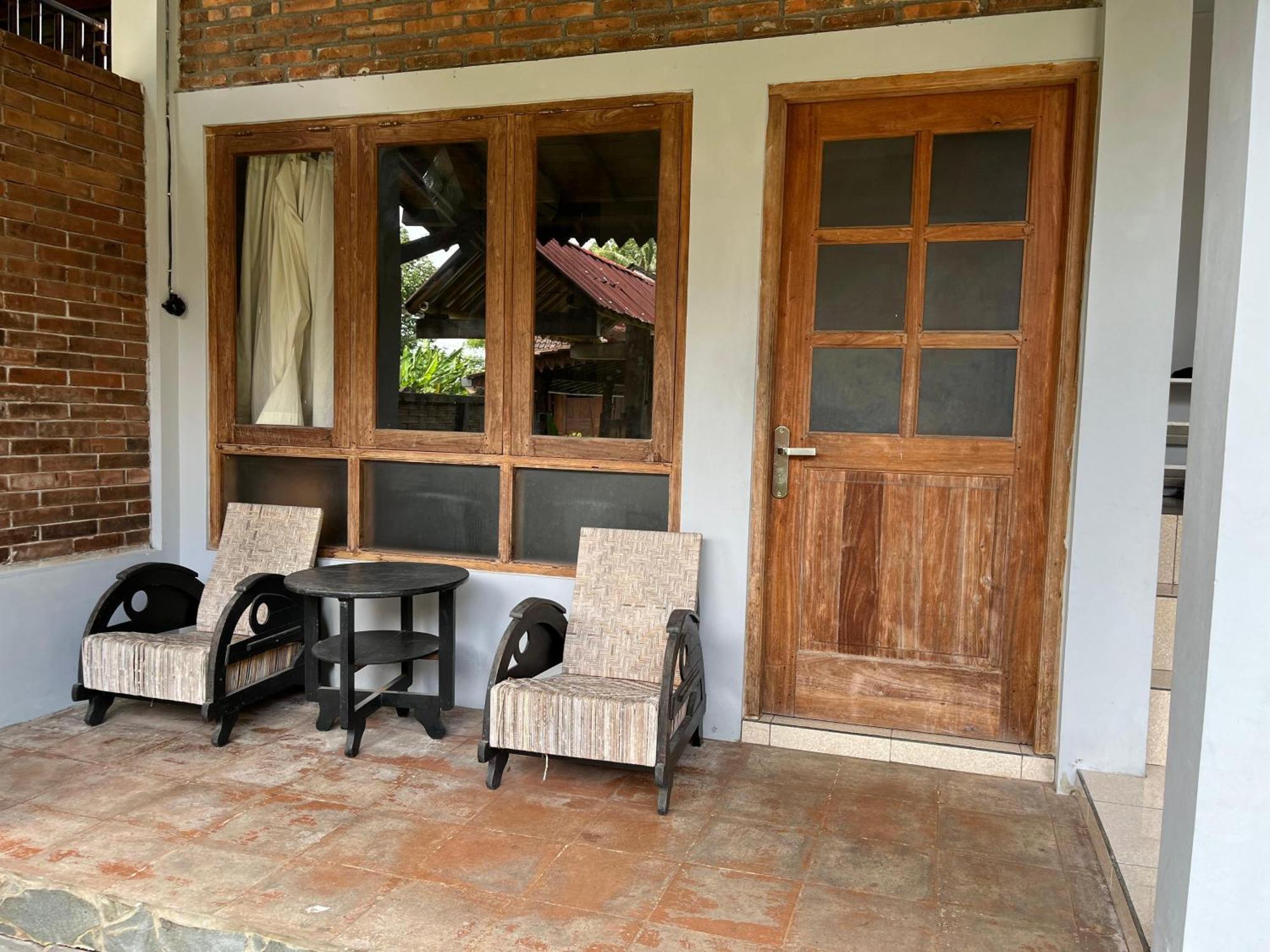 Saka Homestay Boutique & Cafe Магеланг Экстерьер фото