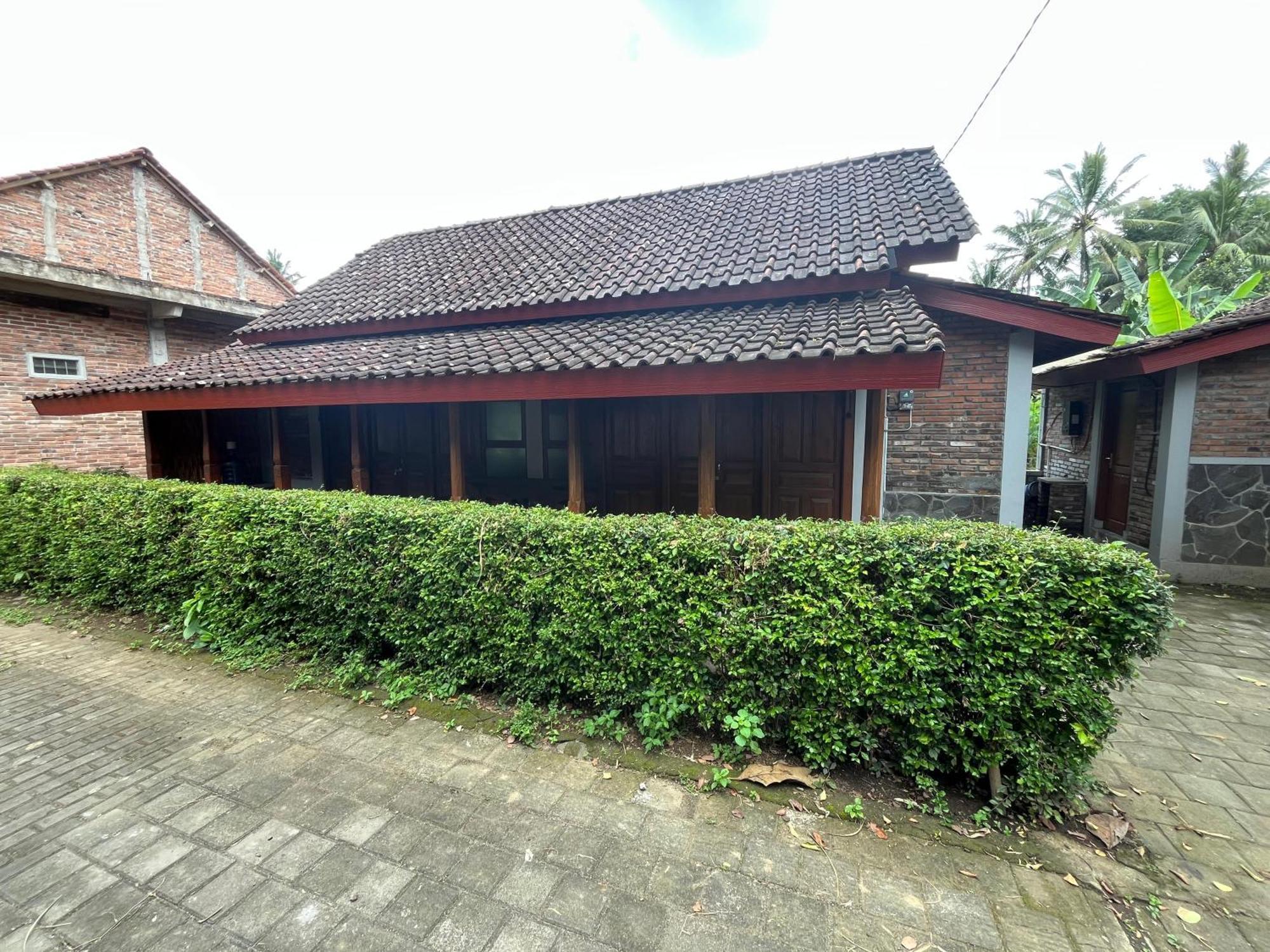 Saka Homestay Boutique & Cafe Магеланг Экстерьер фото